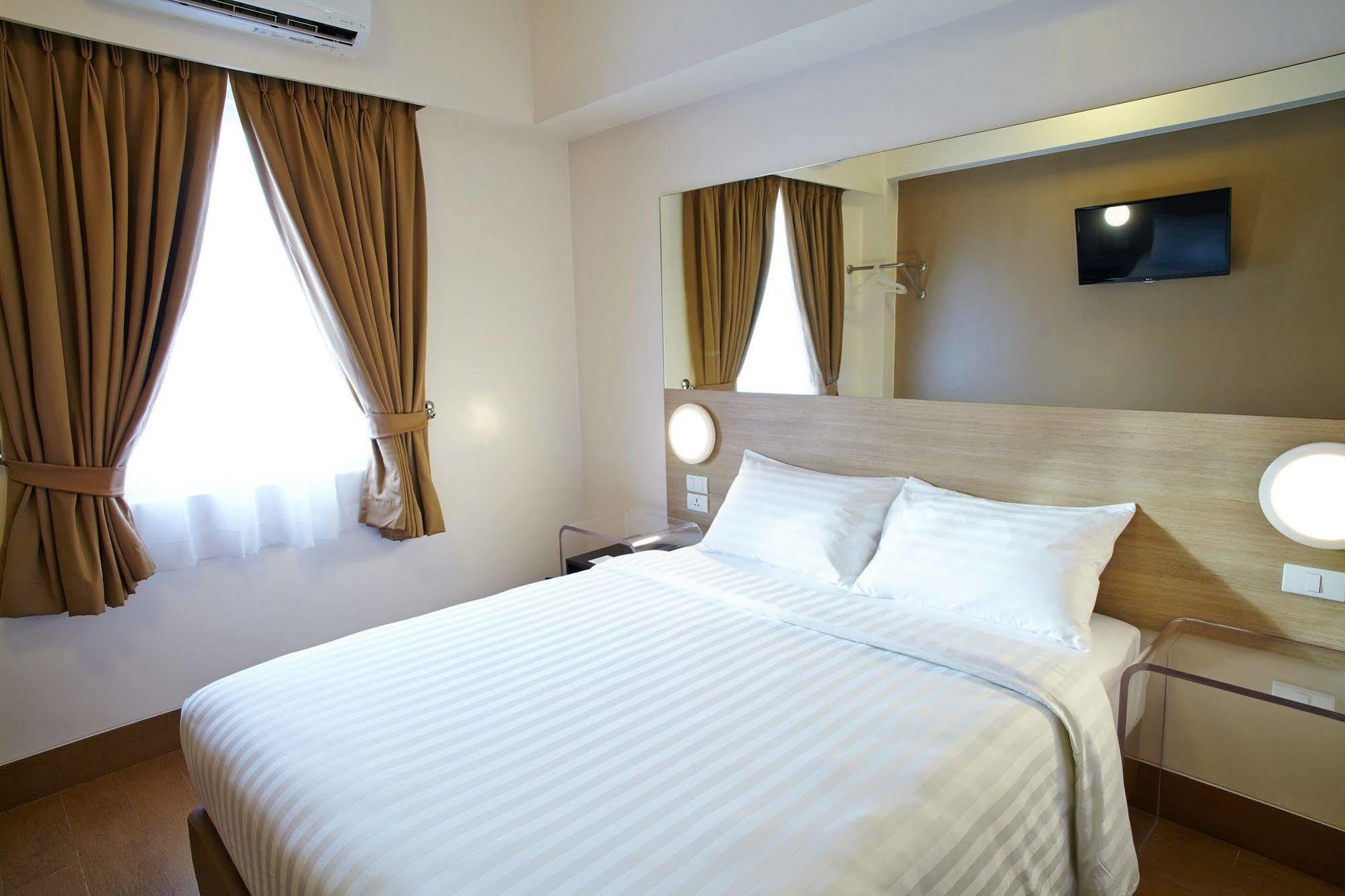 Hotel Red Planet Manila Malate Mabini Zewnętrze zdjęcie